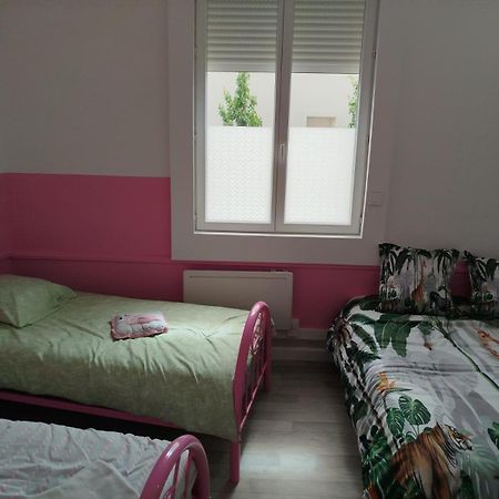 Maison Pink Flamingo Aeroport Tille 2 A 4 Personnes Esterno foto