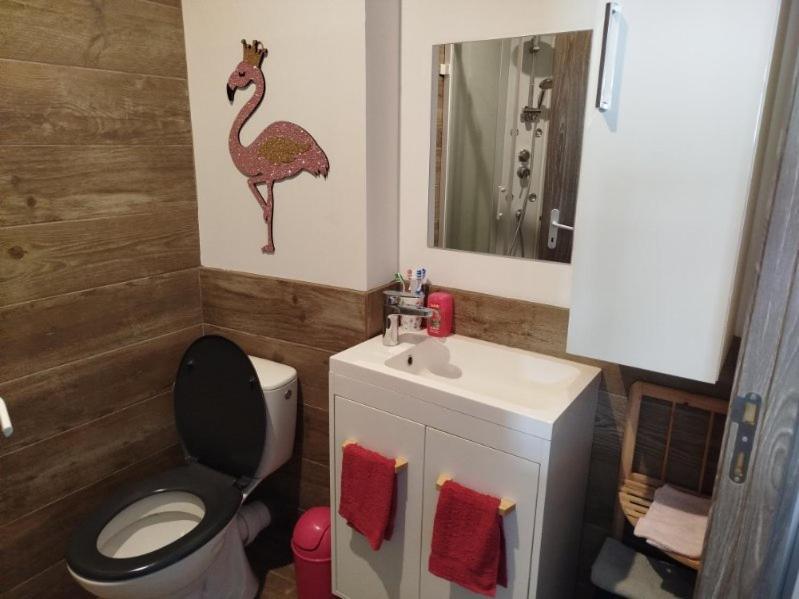 Maison Pink Flamingo Aeroport Tille 2 A 4 Personnes Esterno foto